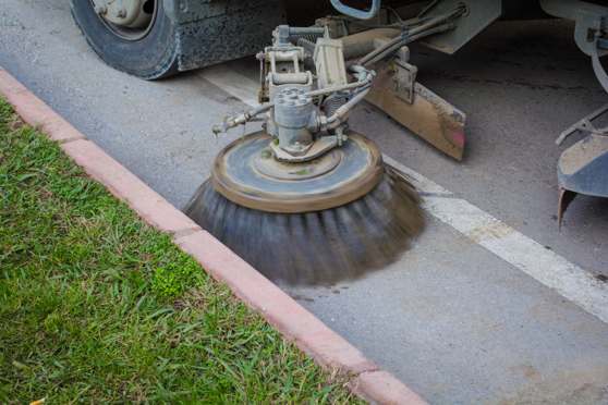 street-sweeper-cleaning